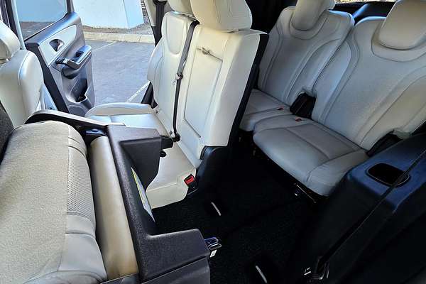 2023 Mahindra XUV700 AX7L
