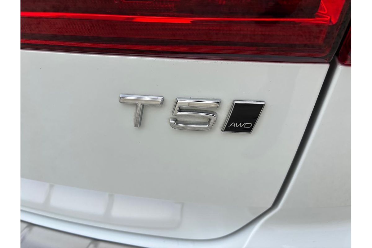 2020 Volvo XC60 T5 Momentum