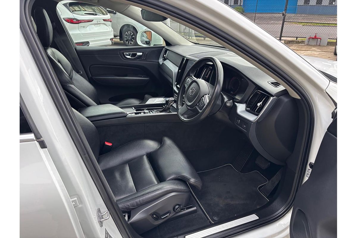 2020 Volvo XC60 T5 Momentum