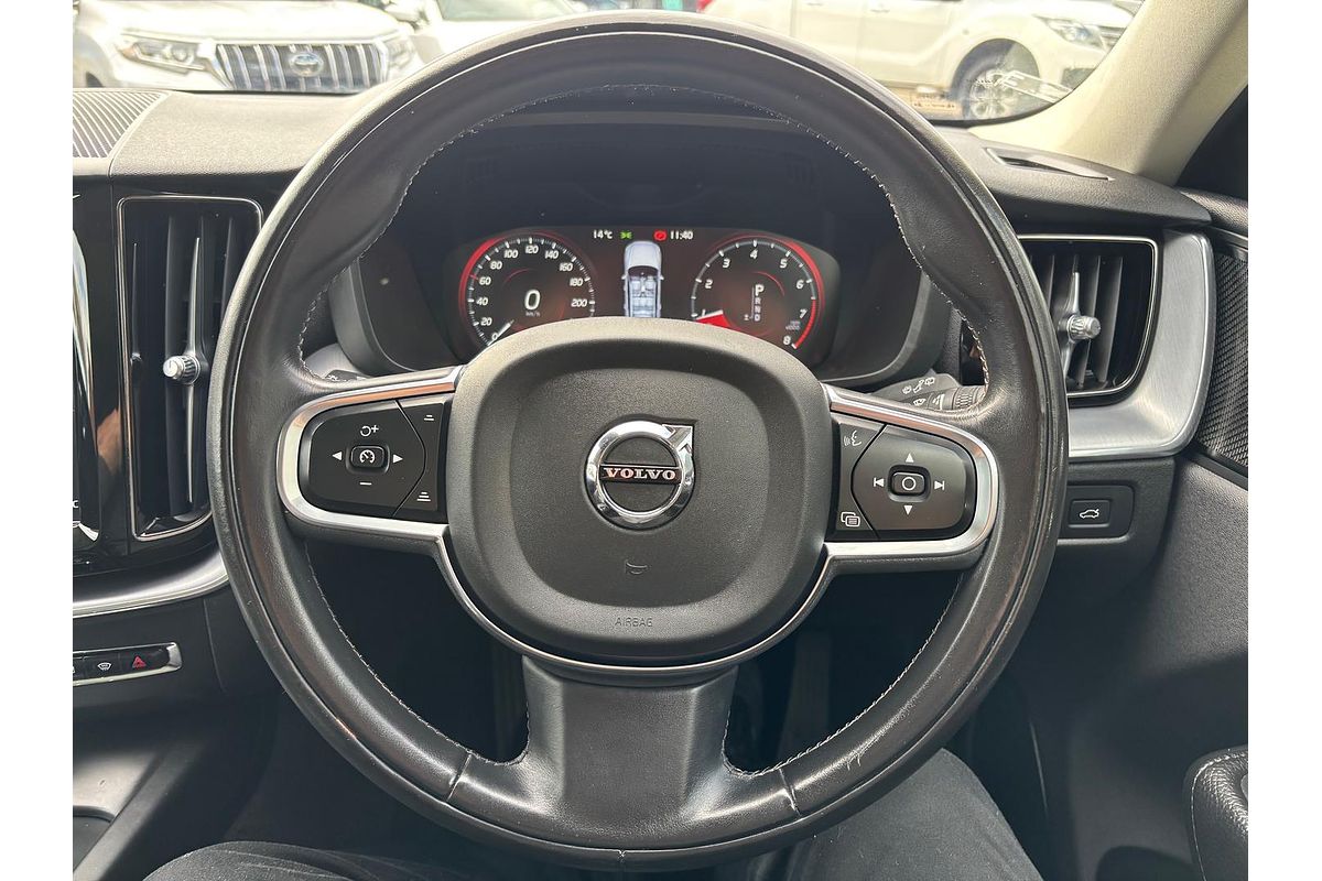 2020 Volvo XC60 T5 Momentum