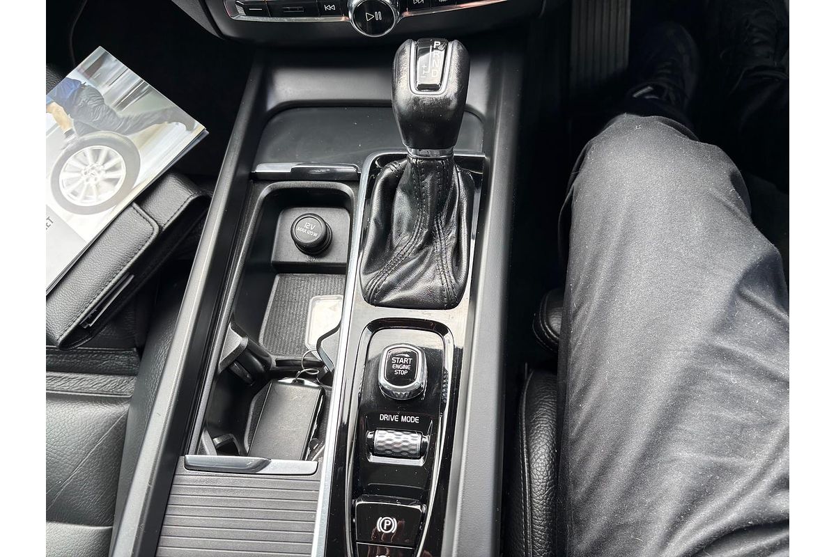 2020 Volvo XC60 T5 Momentum