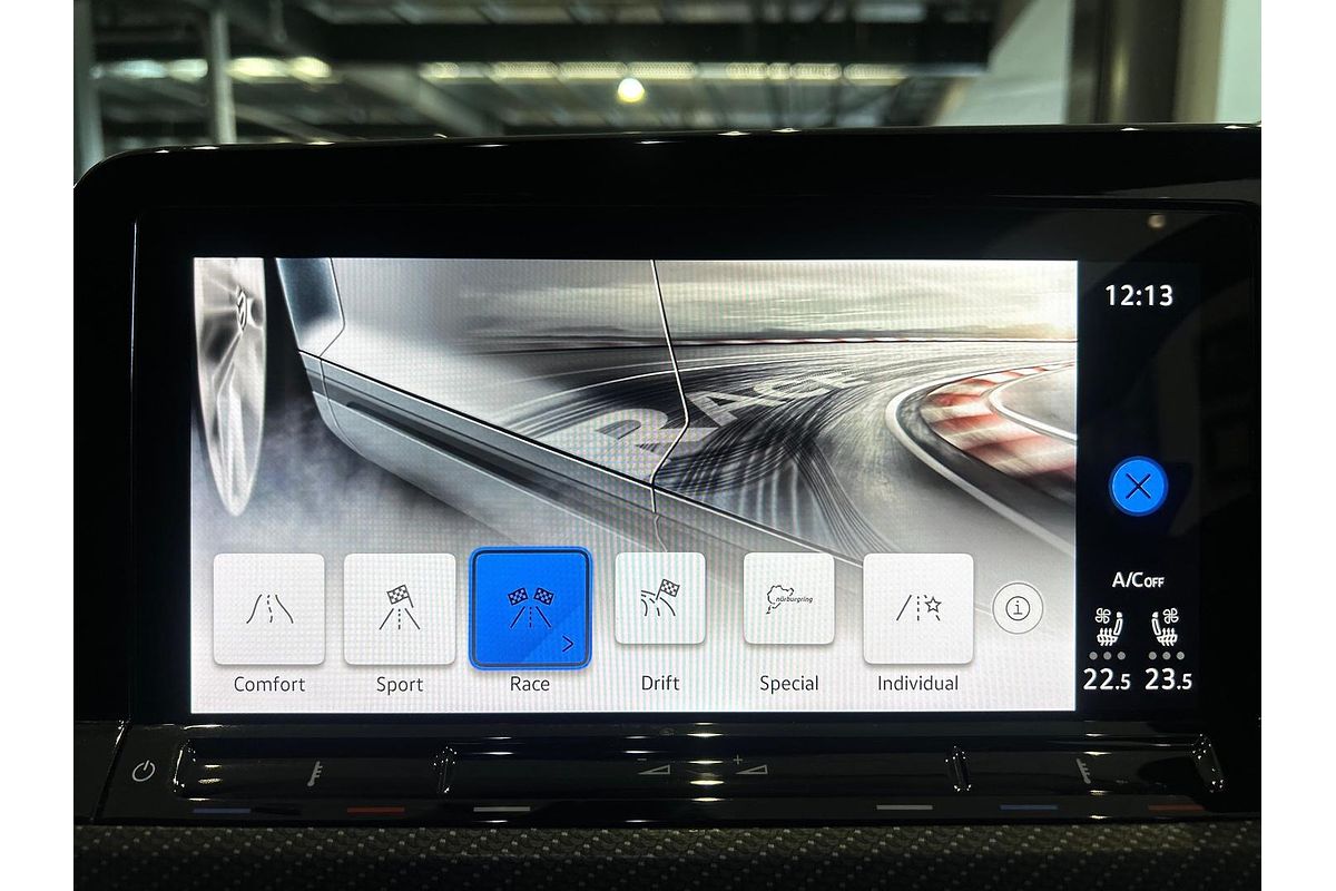 2022 Volkswagen Golf R 8