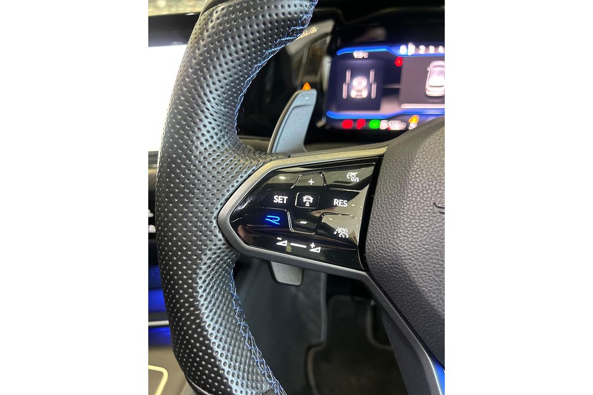 2022 Volkswagen Golf R 8