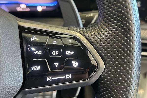 2022 Volkswagen Golf R 8