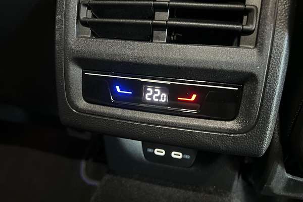 2022 Volkswagen Golf R 8