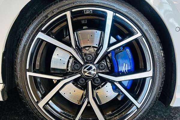 2022 Volkswagen Golf R 8