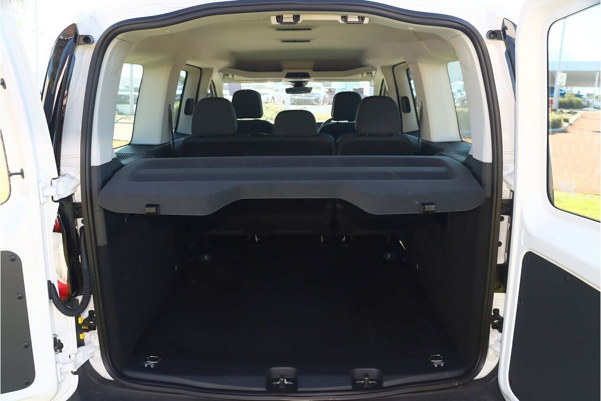 2025 Volkswagen Caddy TDI320 5 LWB
