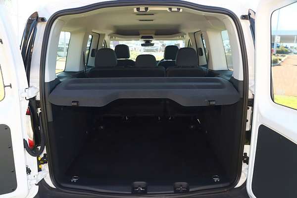 2025 Volkswagen Caddy TDI320 5 LWB