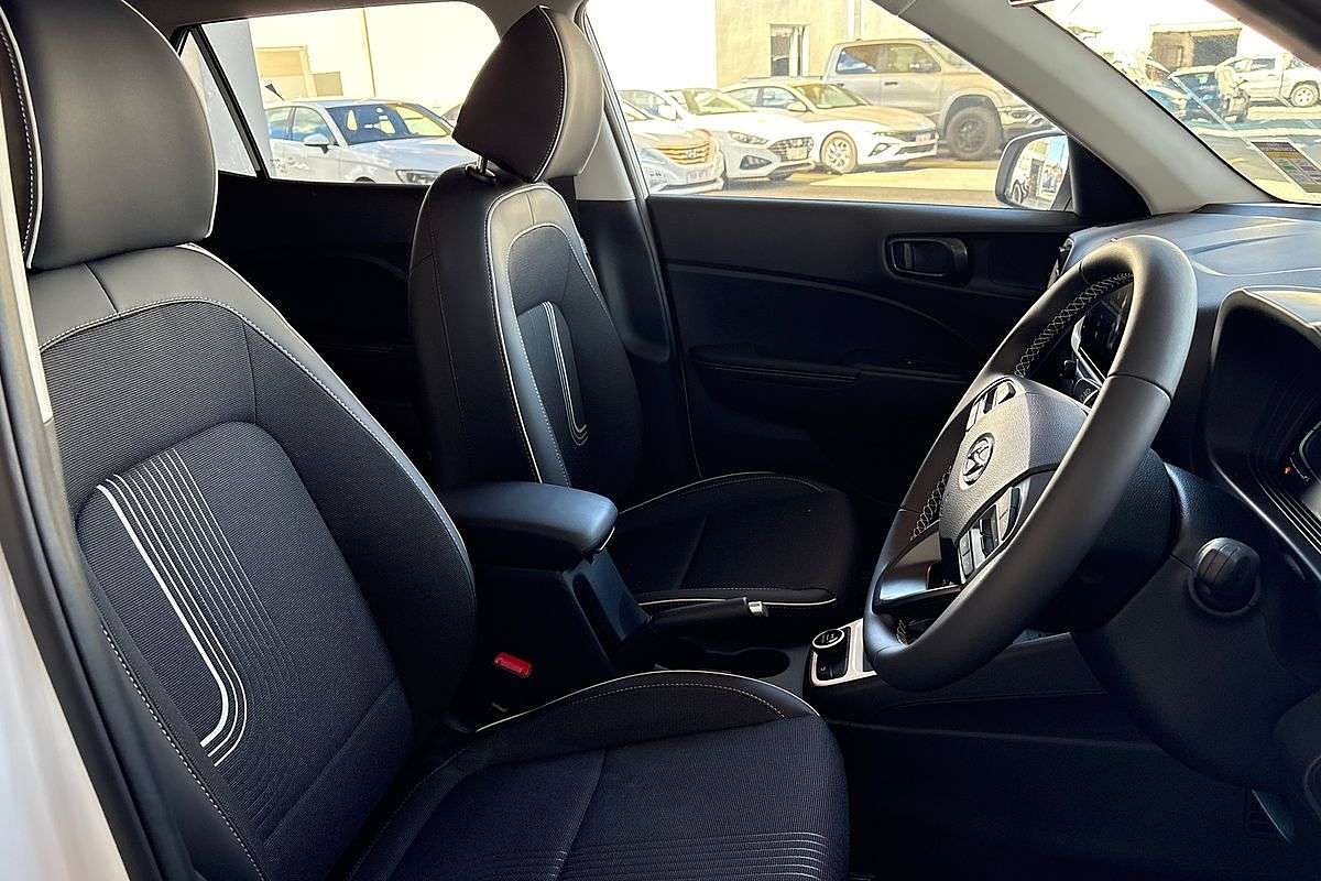 2025 Hyundai Venue Elite QX.V5