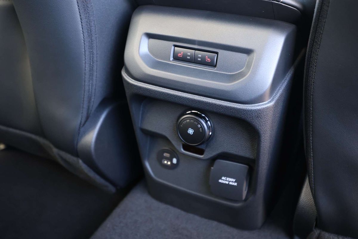 2025 Ford Everest Platinum 3.0L