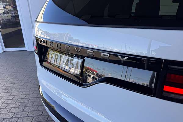 2025 Land Rover Discovery D350 Dynamic SE Series 5