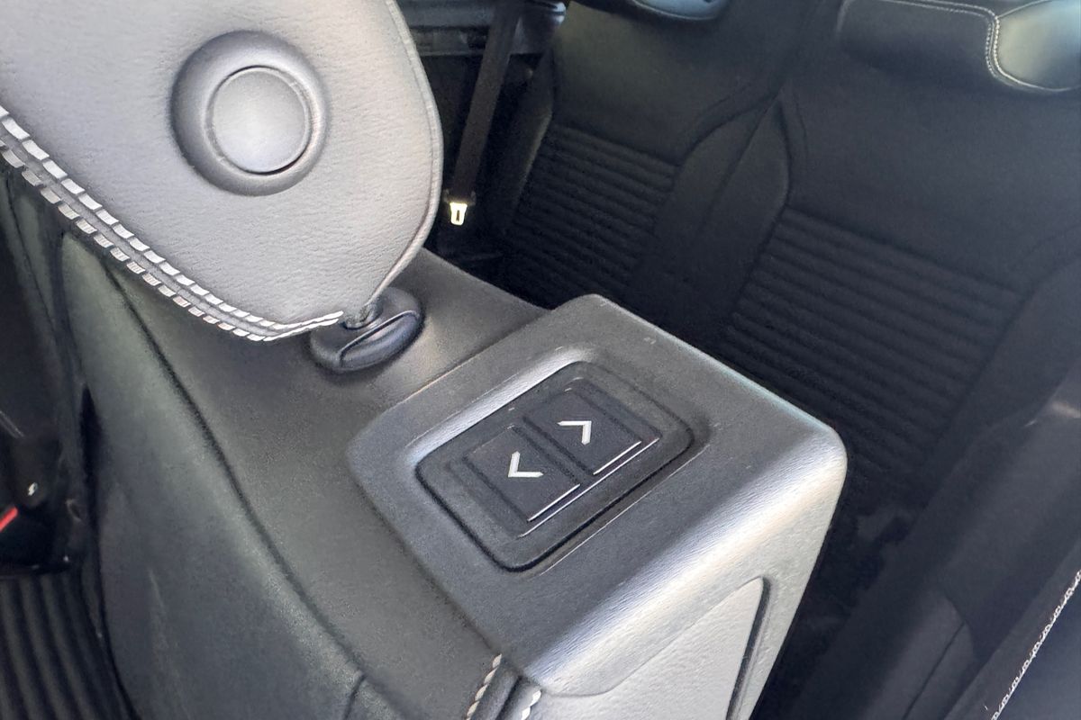 2025 Land Rover Discovery D350 Dynamic SE Series 5