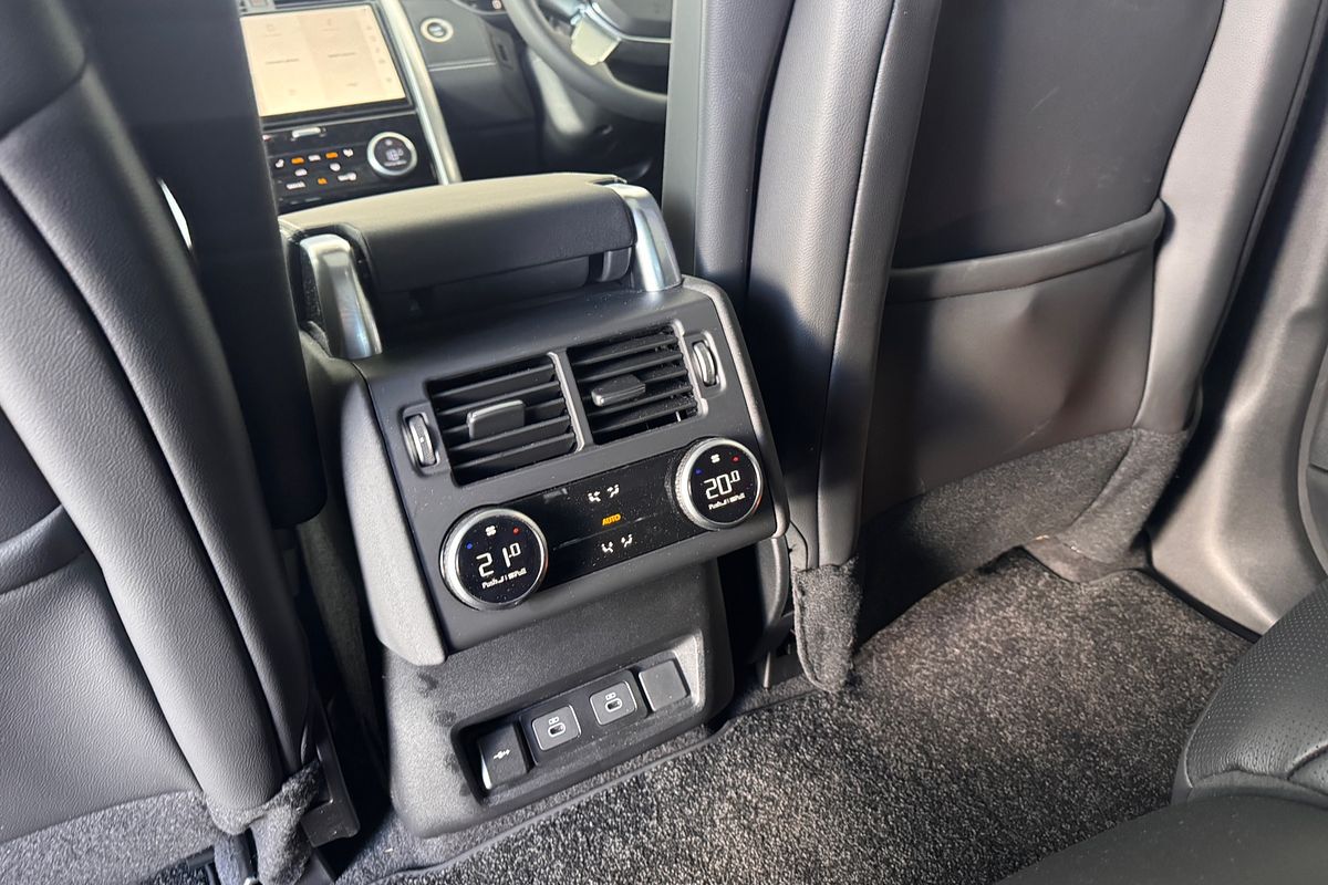 2025 Land Rover Discovery D350 Dynamic SE Series 5