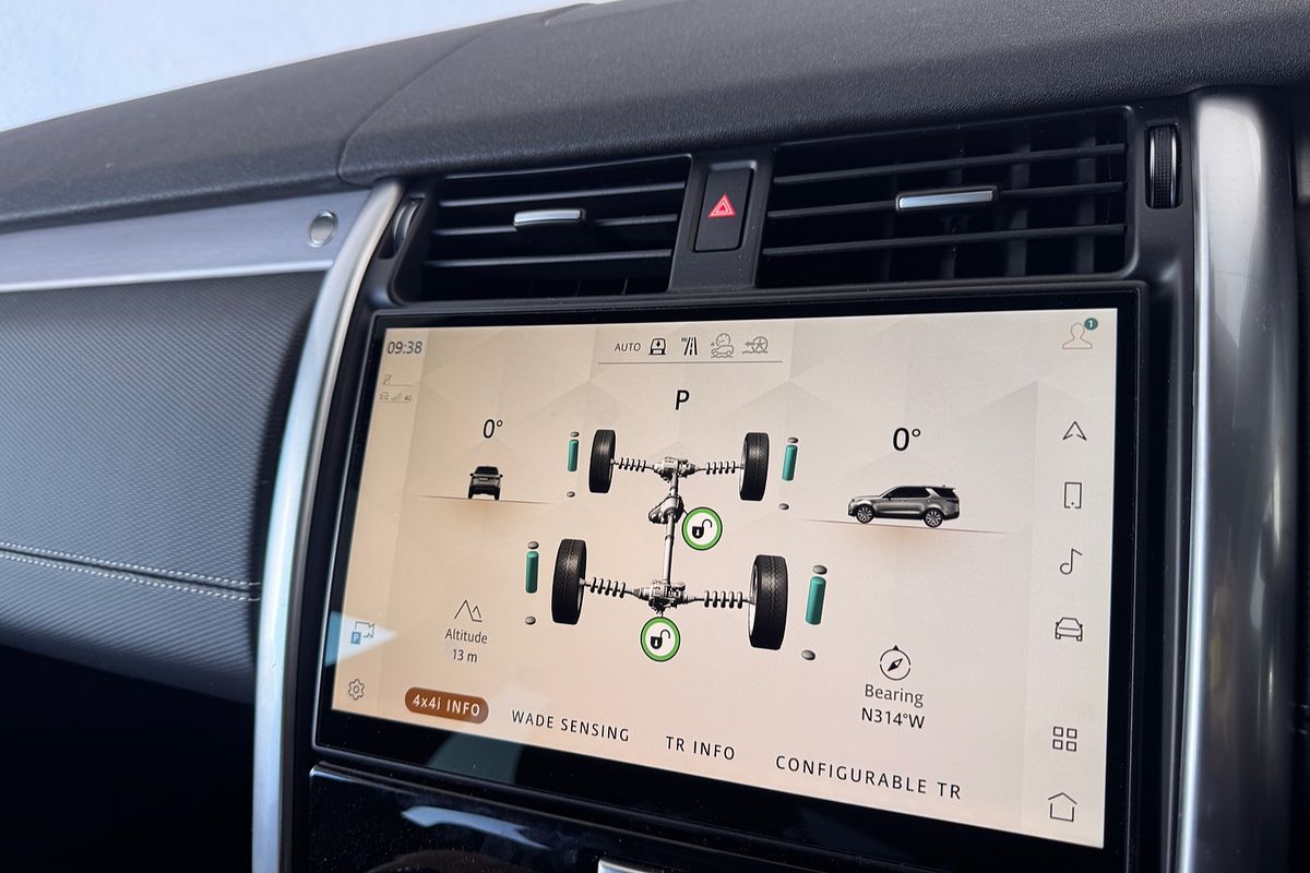 2025 Land Rover Discovery D350 Dynamic SE Series 5