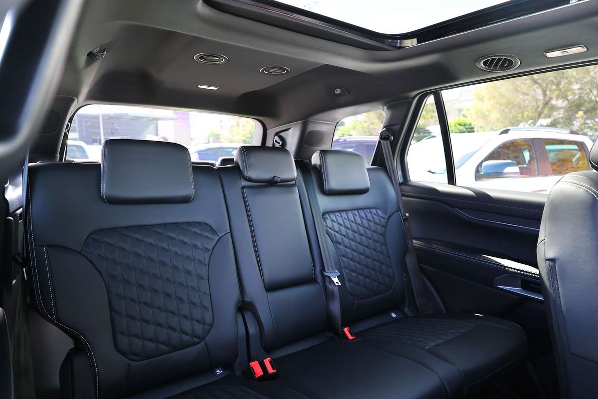 2025 Ford Everest Platinum 3.0L