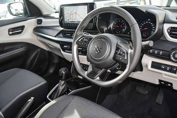 2025 Suzuki Swift Hybrid GLX UZ