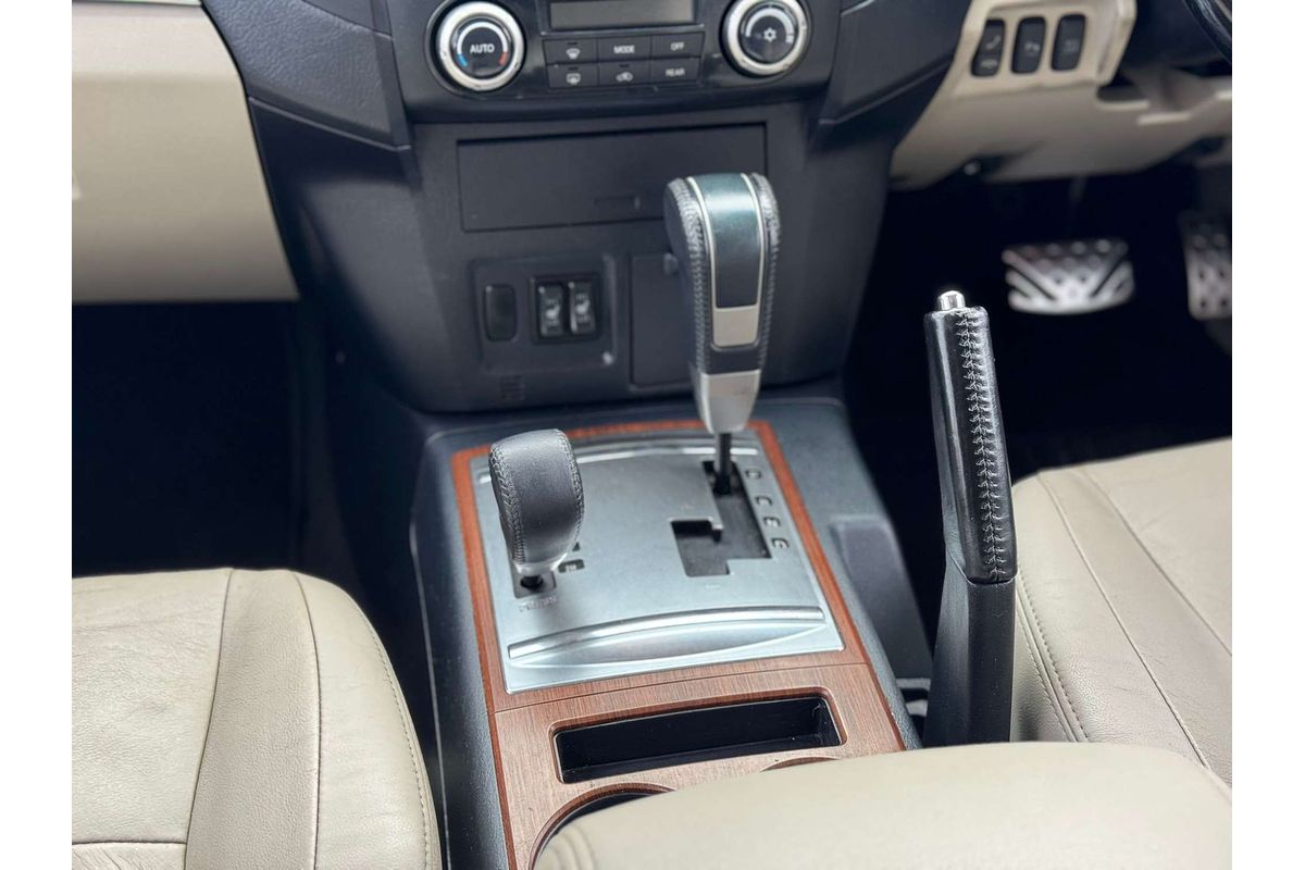 2007 Mitsubishi Pajero Exceed NS