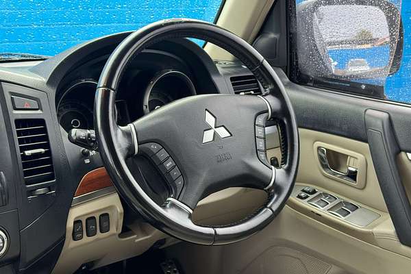2007 Mitsubishi Pajero Exceed NS