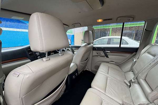 2007 Mitsubishi Pajero Exceed NS