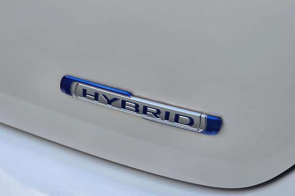 2025 Suzuki Swift Hybrid Plus UZ