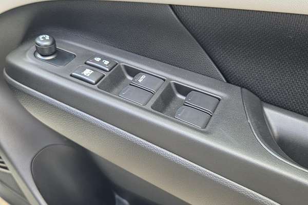 2025 Suzuki Swift Hybrid Plus UZ