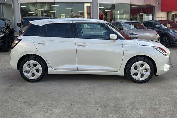 2025 Suzuki Swift Hybrid Plus UZ