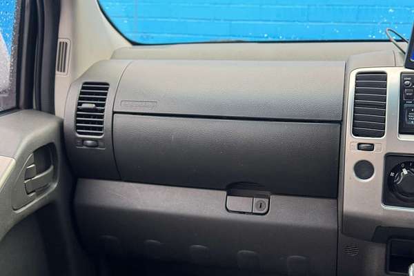 2010 Nissan Navara ST D40 4X4
