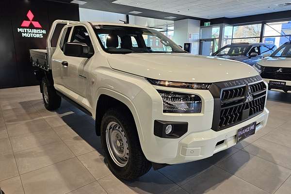 2025 Mitsubishi Triton 4X4