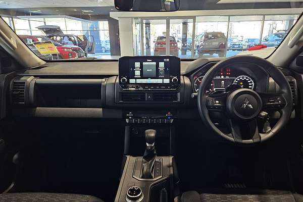 2025 Mitsubishi Triton 4X4