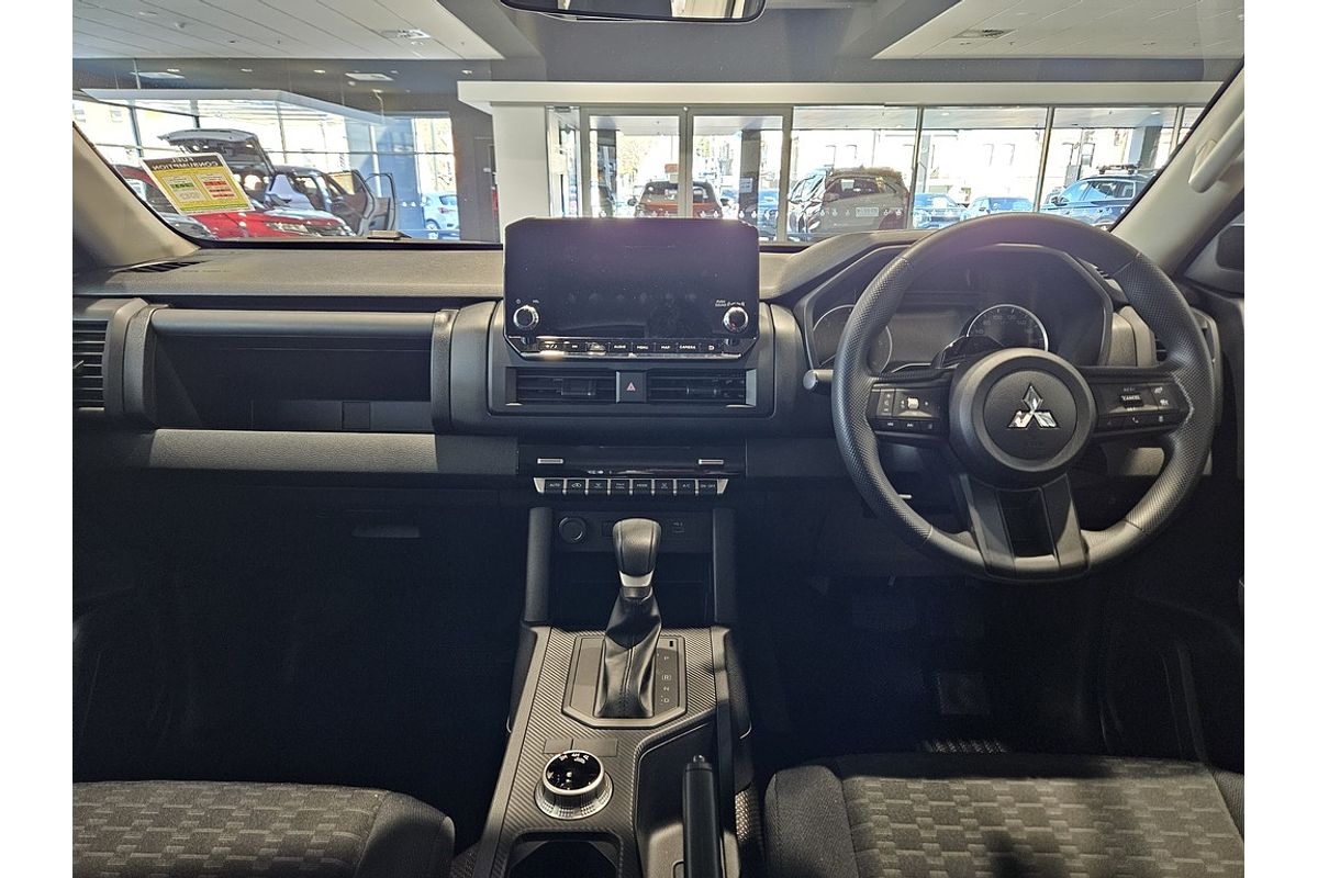 2025 Mitsubishi Triton 4X4