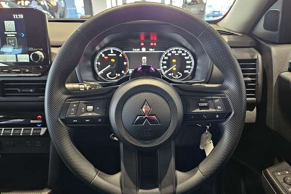 2025 Mitsubishi Triton 4X4