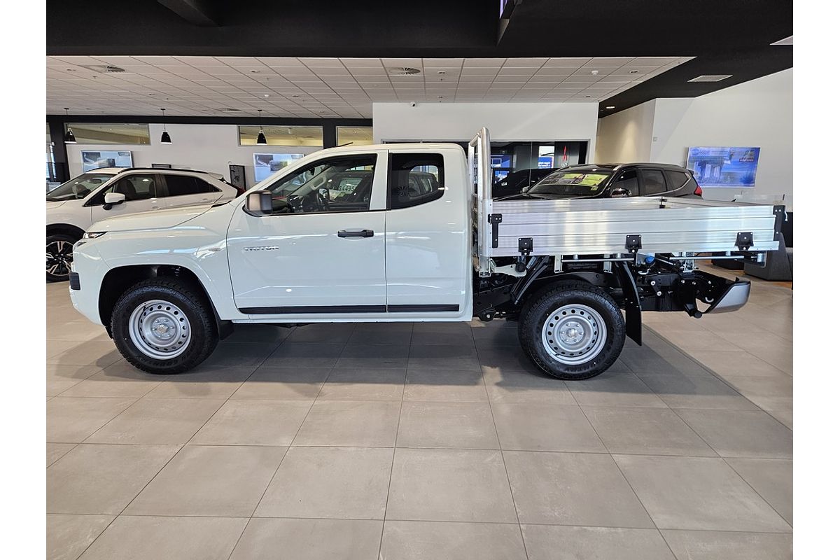 2025 Mitsubishi Triton 4X4