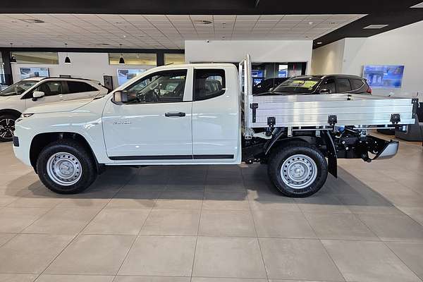 2025 Mitsubishi Triton 4X4