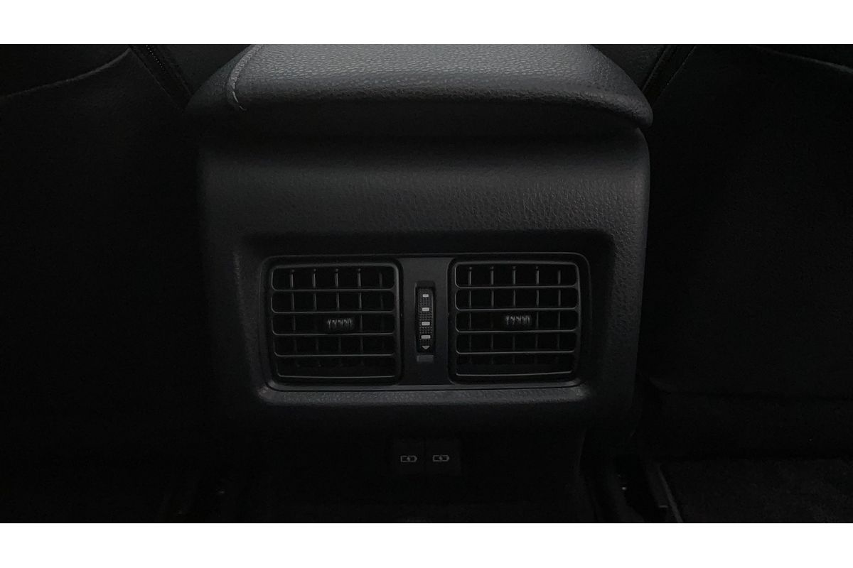 2024 Toyota Camry SL AXVH70R