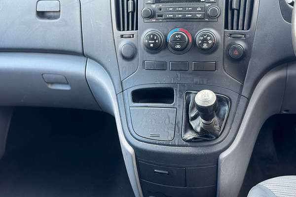 2013 Hyundai iLoad  TQ-V