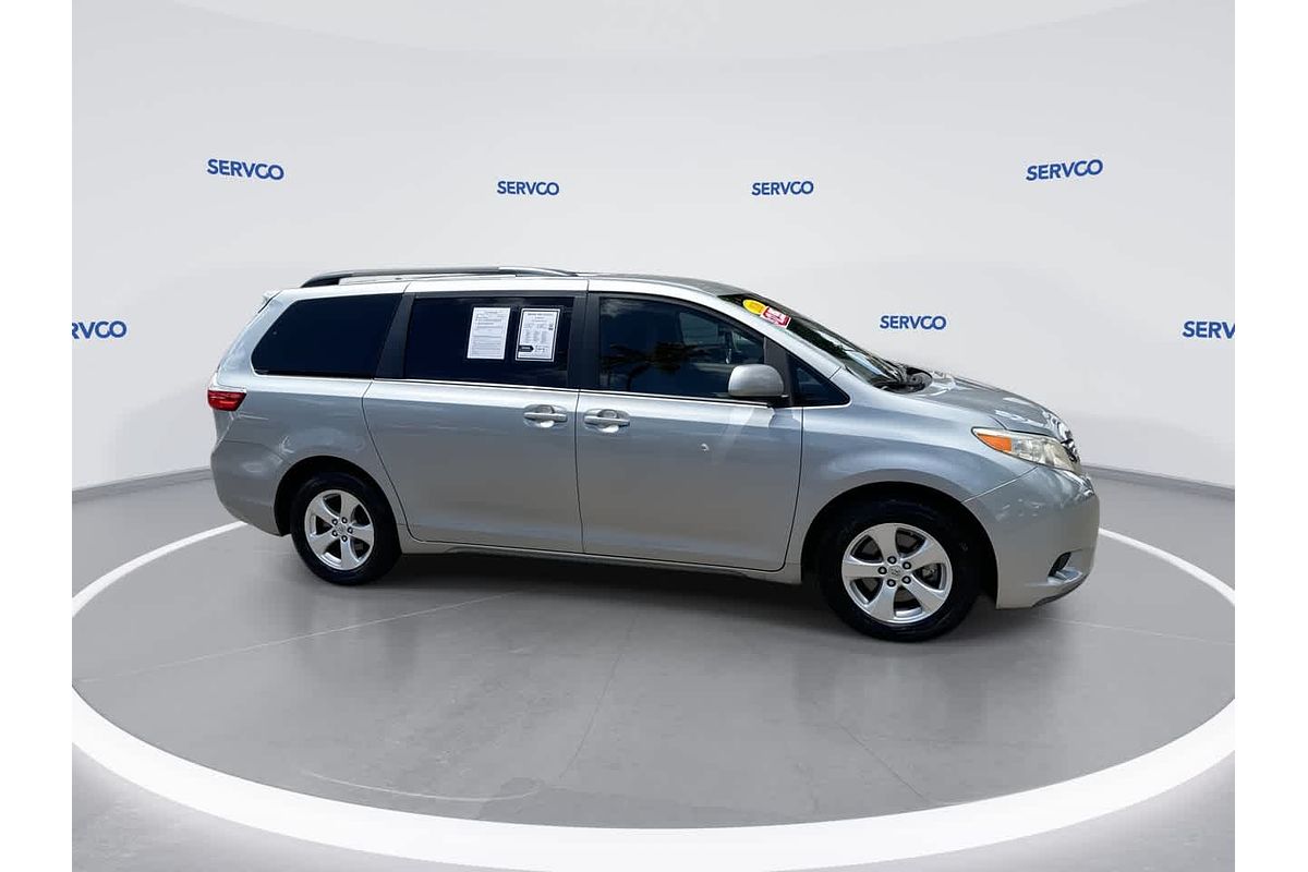 2016 Toyota SIENNA LE