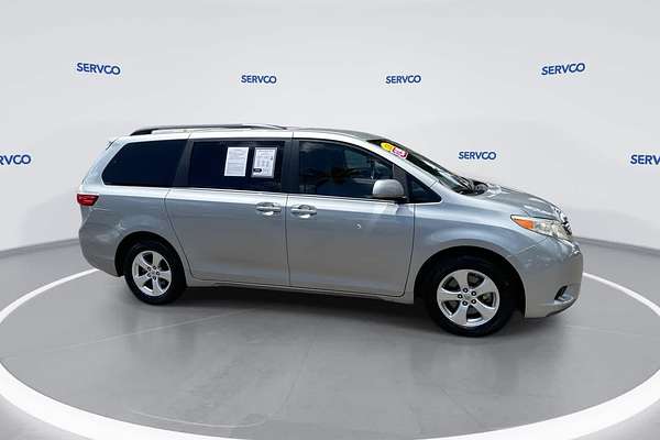 2016 Toyota SIENNA LE