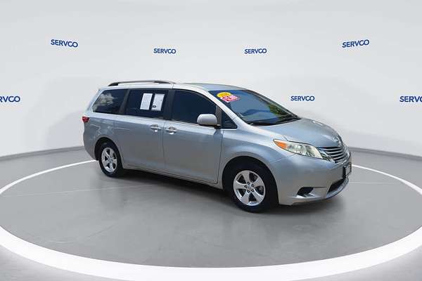 2016 Toyota SIENNA LE