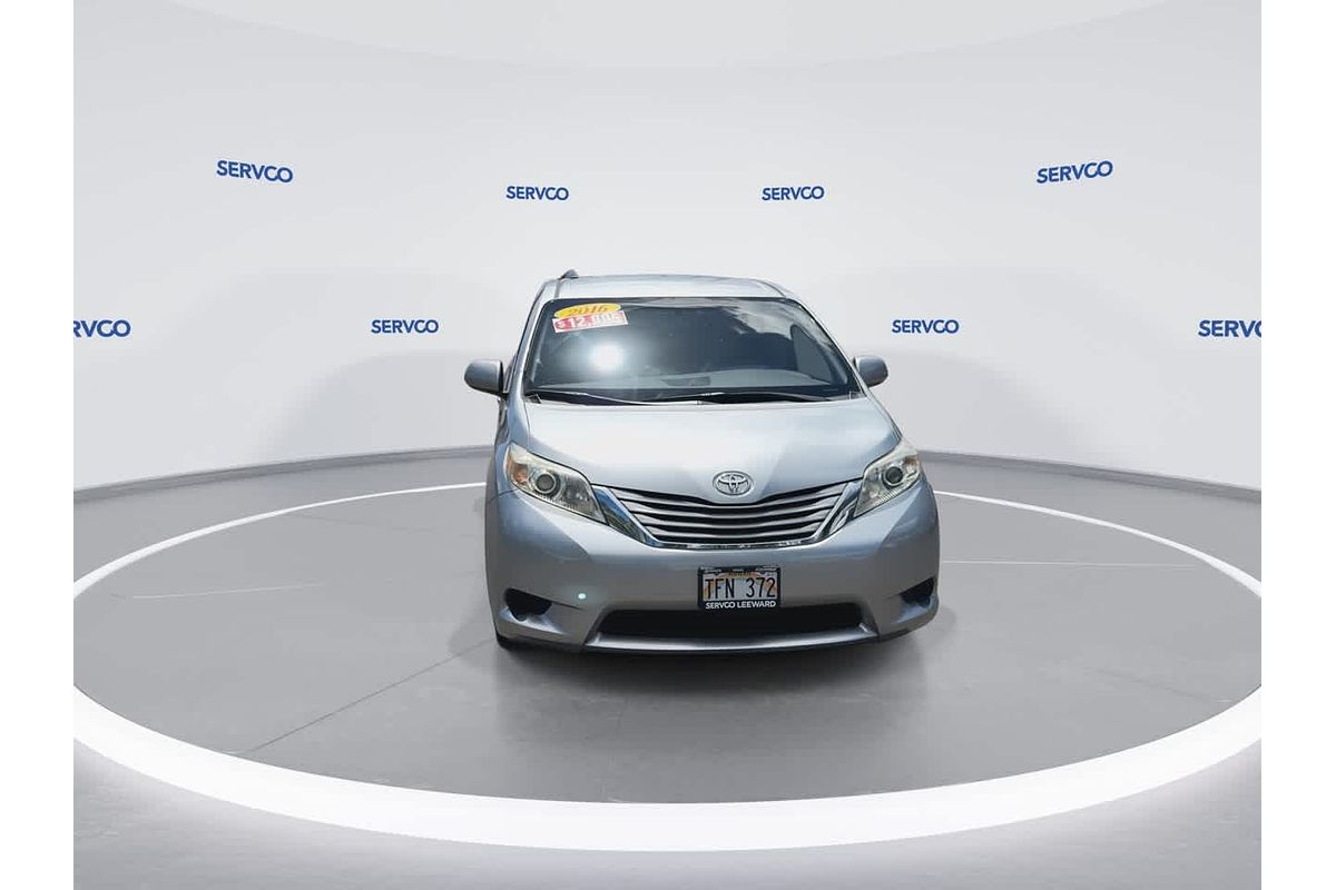 2016 Toyota SIENNA LE