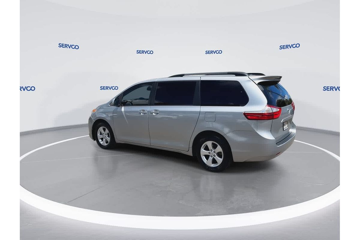2016 Toyota SIENNA LE