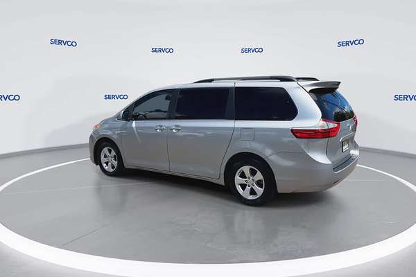 2016 Toyota SIENNA LE