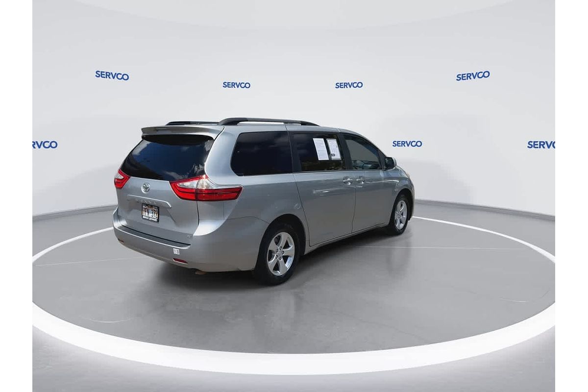 2016 Toyota SIENNA LE