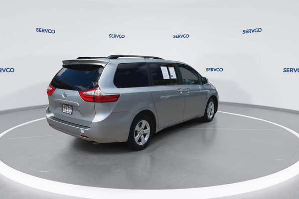 2016 Toyota SIENNA LE