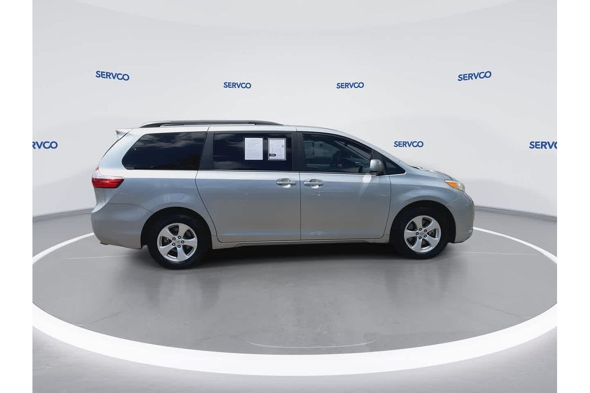 2016 Toyota SIENNA LE