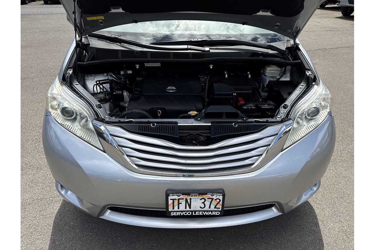 2016 Toyota SIENNA LE