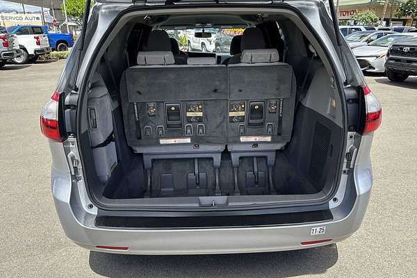 2016 Toyota SIENNA LE