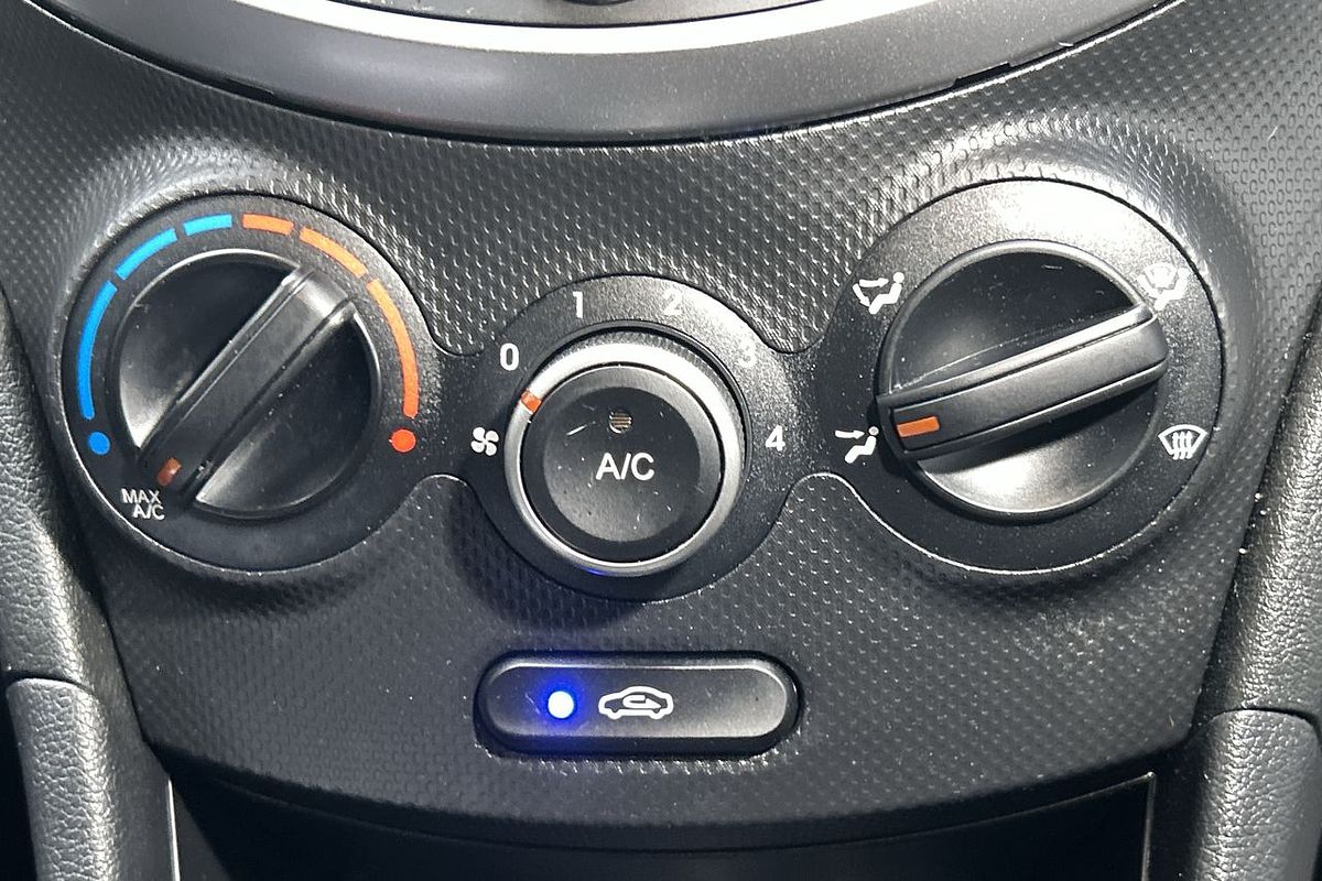 2016 Hyundai Accent Active RB4