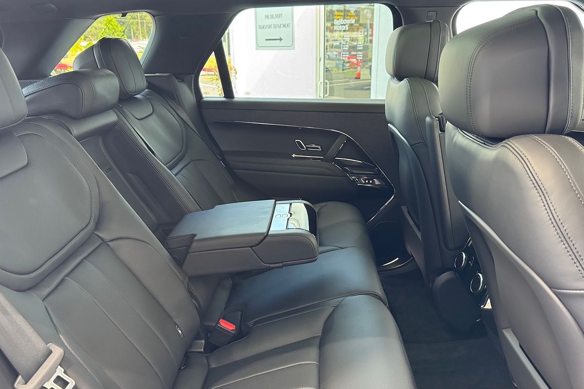 2025 Land Rover Range Rover Sport D300 Dynamic SE L461