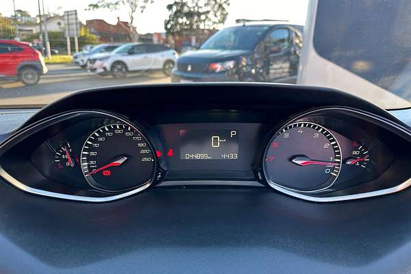 2014 Peugeot 308 Allure T9