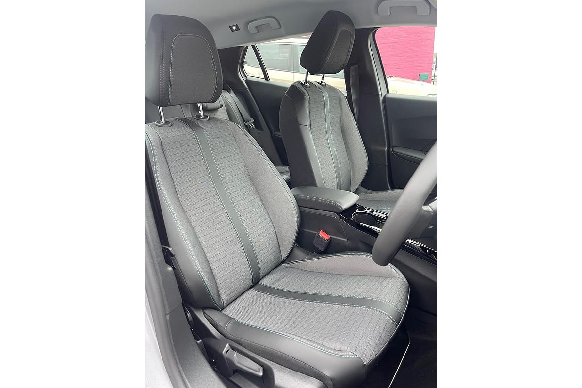 2022 Peugeot 2008 Allure P24